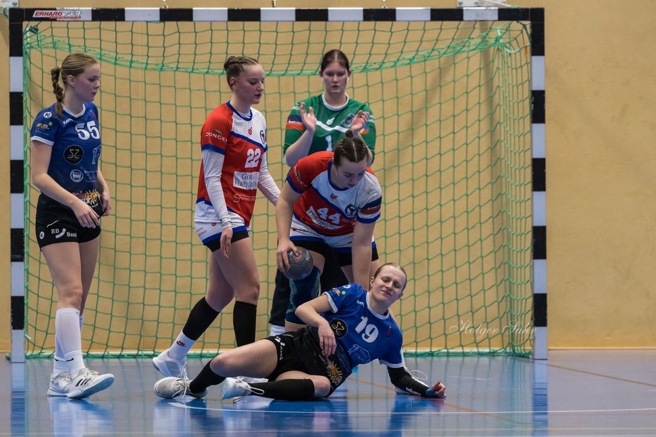 Bild 106 - wAJ HC Quickborn - HSG Kiel/Kronshagen : Ergebnis: 20:17